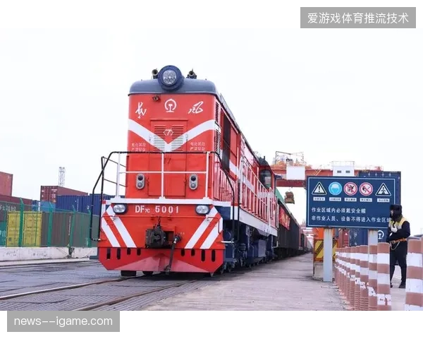 义乌港出口世界杯纪念品实现海铁联运直发，解决跨国物流周转周期过长顽疾
